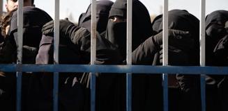 Terör örgütünden temizlenen bölgeye koştular! Evlatlarını bekleyenler var Terör örgütünden temizlenen bölgeye koştular! Evlatlarını bekleyenler var