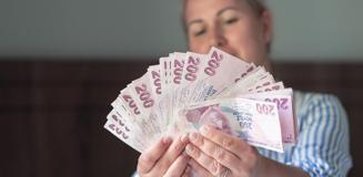 En düşük emekli aylığını 20 bin liraya yükselten teklif Meclis'ten geçti En düşük emekli aylığını 20 bin liraya yükselten teklif Meclis'ten geçti