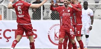 1. Lig'de müthiş maç! Rakibini ilk 40 dakikada gole boğdular 1. Lig'de müthiş maç! Rakibini ilk 40 dakikada gole boğdular