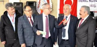 30 yıldır başkanlık yapıyordu! Yine seçildi 30 yıldır başkanlık yapıyordu! Yine seçildi