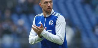 Oyuna sonradan giren Edin Dzeko, 86. dakikada 2-0 geride oldukları maçta kahraman oldu Oyuna sonradan giren Edin Dzeko, 86. dakikada 2-0 geride oldukları maçta kahraman oldu