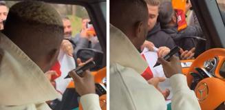 Bir saniye bile düşünmedi! Osimhen'den alkış alan hareket Bir saniye bile düşünmedi! Osimhen'den alkış alan hareket