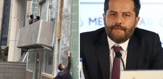 Erden Timur'un sahibi olduğu NEF'in binasına silahlı saldırı Erden Timur'un sahibi olduğu NEF'in binasına silahlı saldırı