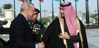 Türkiye ile Suudi Arabistan arasında 2 milyar dolarlık enerji anlaşması Türkiye ile Suudi Arabistan arasında 2 milyar dolarlık enerji anlaşması