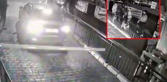 Polis memuru ile eşini sokak ortasında darbettiler