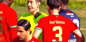 TRT spikerinden Amedspor'a gösterilen kırmızı karta tepki: Anlayamadım TRT spikerinden Amedspor'a gösterilen kırmızı karta tepki: Anlayamadım