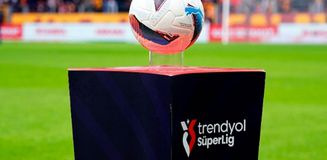 Şampiyonluğun baş kahramanlarındandı, Süper Lig'e veda etti
