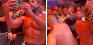 Boksör, rakibi ile fotoğraf çeken kadının yüzüne tekme attı Boksör, rakibi ile fotoğraf çeken kadının yüzüne tekme attı