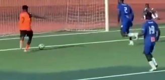 Boş kaleye gol atamayınca kendi takım arkadaşlarından dayak yedi Boş kaleye gol atamayınca kendi takım arkadaşlarından dayak yedi