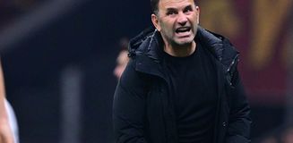 Tur atlayan Galatasaray'da taraftarlardan Okan Buruk'a büyük tepki Tur atlayan Galatasaray'da taraftarlardan Okan Buruk'a büyük tepki