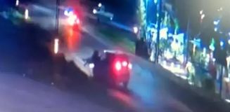 'İftira' demişti, görüntüler ortaya çıktı: Eski eşini ve oğlunu böyle ezdi