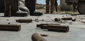 Suudi Arabistan'da yerleşim alanına askeri mühimmat düştü! 2 kişi öldü, 12 kişi yaralandı Suudi Arabistan'da yerleşim alanına askeri mühimmat düştü! 2 kişi öldü, 12 kişi yaralandı