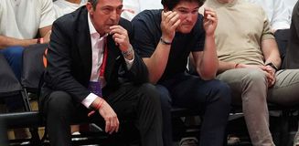 Ali Koç ve oğlu Türkiye-Romanya maçını beraber izledi! Mert Hakan detayı bomba Ali Koç ve oğlu Türkiye-Romanya maçını beraber izledi! Mert Hakan detayı bomba