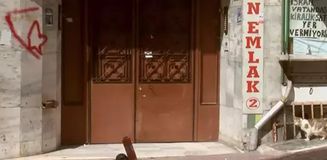 Fatih'te tartıştığı eşini döverek öldürdü Fatih'te tartıştığı eşini döverek öldürdü