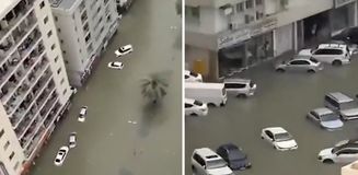 BAE'nin Şarika kentinde şiddetli yağışlar nedeniyle araçlar su altında kaldı BAE'nin Şarika kentinde şiddetli yağışlar nedeniyle araçlar su altında kaldı