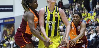 Fenerbahçe Opet, Galatasaray'ı farklı yendi
