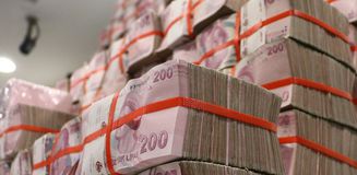 Tek kağıtla 60 milyon kazandılar Tek kağıtla 60 milyon kazandılar