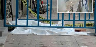 Zeytinburnu'nda bir binanın yıkımı sırasında kafasına beton parçası isabet eden çocuk öldü