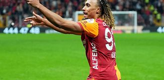Sacha Boey'in yerine 25 milyon Euro'luk transfer! İşte o isim Sacha Boey'in yerine 25 milyon Euro'luk transfer! İşte o isim