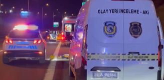 Sultanbeyli TEM Otoyolu'nda taksinin çarptığı yaya hayatını kaybetti Sultanbeyli TEM Otoyolu'nda taksinin çarptığı yaya hayatını kaybetti