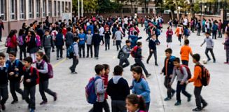 Ortaokulda kan don donduran olay! Koli bandı ile bağlayıp dövdüler