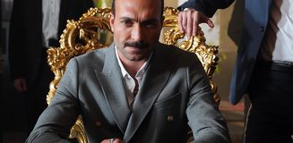 Eşref Rüya'nın 'Kadir Baba'sı siyaseti birleştirdi Eşref Rüya'nın 'Kadir Baba'sı siyaseti birleştirdi