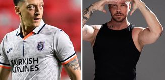 Mesut Özil'den forma isteyen Sinan Akçıl'a büyük şok Mesut Özil'den forma isteyen Sinan Akçıl'a büyük şok