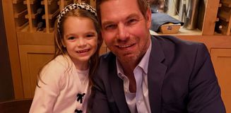 Tacizle suçlanan ABD’li Vekil Eric Swalwell istifa kararı aldı Tacizle suçlanan ABD’li Vekil Eric Swalwell istifa kararı aldı