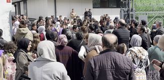 Haberi alan okula akın etti, çok sayıda öğrenci hastanelik oldu Haberi alan okula akın etti, çok sayıda öğrenci hastanelik oldu