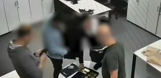 Interpol tarafından 'Kırmızı Bültenle' aranan altın kaçakçısı İstanbul'da yakalandı