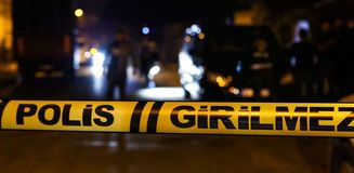 Seyir halindeki araçtan ateş açıldı, mermiler okula isabet etti