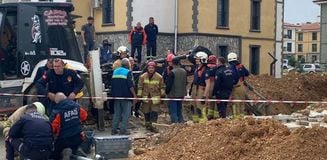 Manisa'da kanalizasyon çalışmasında göçük: 1 işçi toprak altında kaldı