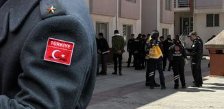 Genç teğmen evinde ölü bulundu