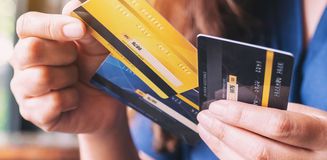 Kredi kartlarına limit düzenlemesi askıya mı alındı? BDDK'dan açıklama var