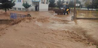 Mardin'de sağanak nedeniyle 75 öğrenci okulda mahsur kaldı