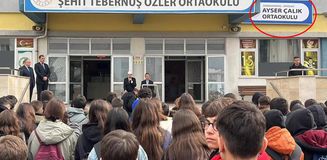 Saldırı yapılan okulun tabelası asıldı, ilk törende gözyaşları sel oldu