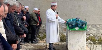 'Köyün neşesi' engelli genç herkesi gözyaşlarına boğdu: İmam ayakta durmakta güçlük çekti