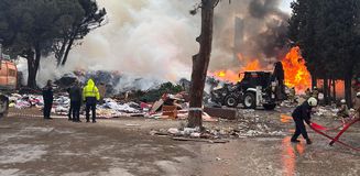 Kartal'da çöplük alanda korkutan yangın: Gökyüzü dumanlarla kaplandı