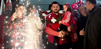 Rekortmen milli güreşçi Rıza Kayaalp'e başkentte coşkulu karşılama
