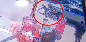 Bisikletli çocuk otomobilin altında metrelerce sürüklendi