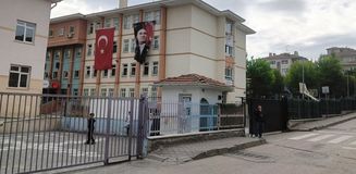 Öğrencinin silah getirdiği okulda 'şeffaf poşet' önlemi