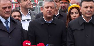 Kadıköy'de 1 Mayıs kutlamalarına katılan Özgür Özel: Seneye Taksim'deyiz