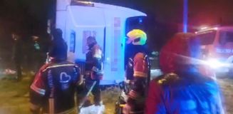 Balıkesir'de yolcu otobüsü devrildi! 3 kişi öldü, 31 kişi yaralandı