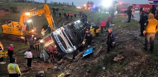 Malatya'da yolcu otobüsü şarampole devrildi: 3 ölü, 22 yaralı