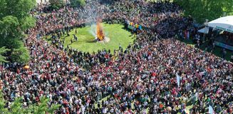 Kakava ateşi, binlerce kişinin katılımıyla yakıldı Kakava ateşi, binlerce kişinin katılımıyla yakıldı