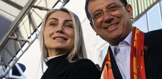 Ekrem İmamoğlu ile eşi Dilek İmamoğlu'na 'Özgürlük Savaşçısı' ödülü Ekrem İmamoğlu ile eşi Dilek İmamoğlu'na 'Özgürlük Savaşçısı' ödülü