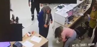 Hastane kantininde nefes borusuna şeker kaçan 4 yaşındaki kız Heimlich manevrasıyla kurtarıldı Hastane kantininde nefes borusuna şeker kaçan 4 yaşındaki kız Heimlich manevrasıyla kurtarıldı