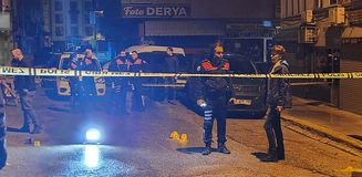 Sevgilisinden ayrılıp alkol alan şahıs etrafa rastgele ateş etti Sevgilisinden ayrılıp alkol alan şahıs etrafa rastgele ateş etti