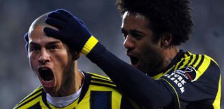 Alex de Souza, Fenerbahçe'deki başkanlık seçiminde tarafını belli etti Alex de Souza, Fenerbahçe'deki başkanlık seçiminde tarafını belli etti