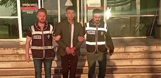 21 yıldır aranan cinayet hükümlüsü İzmir’de yakalandı 21 yıldır aranan cinayet hükümlüsü İzmir’de yakalandı